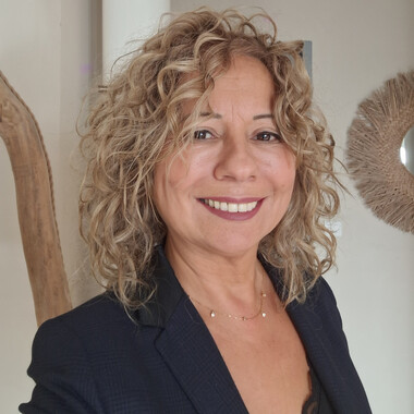 Véronique DE LA CRUZ